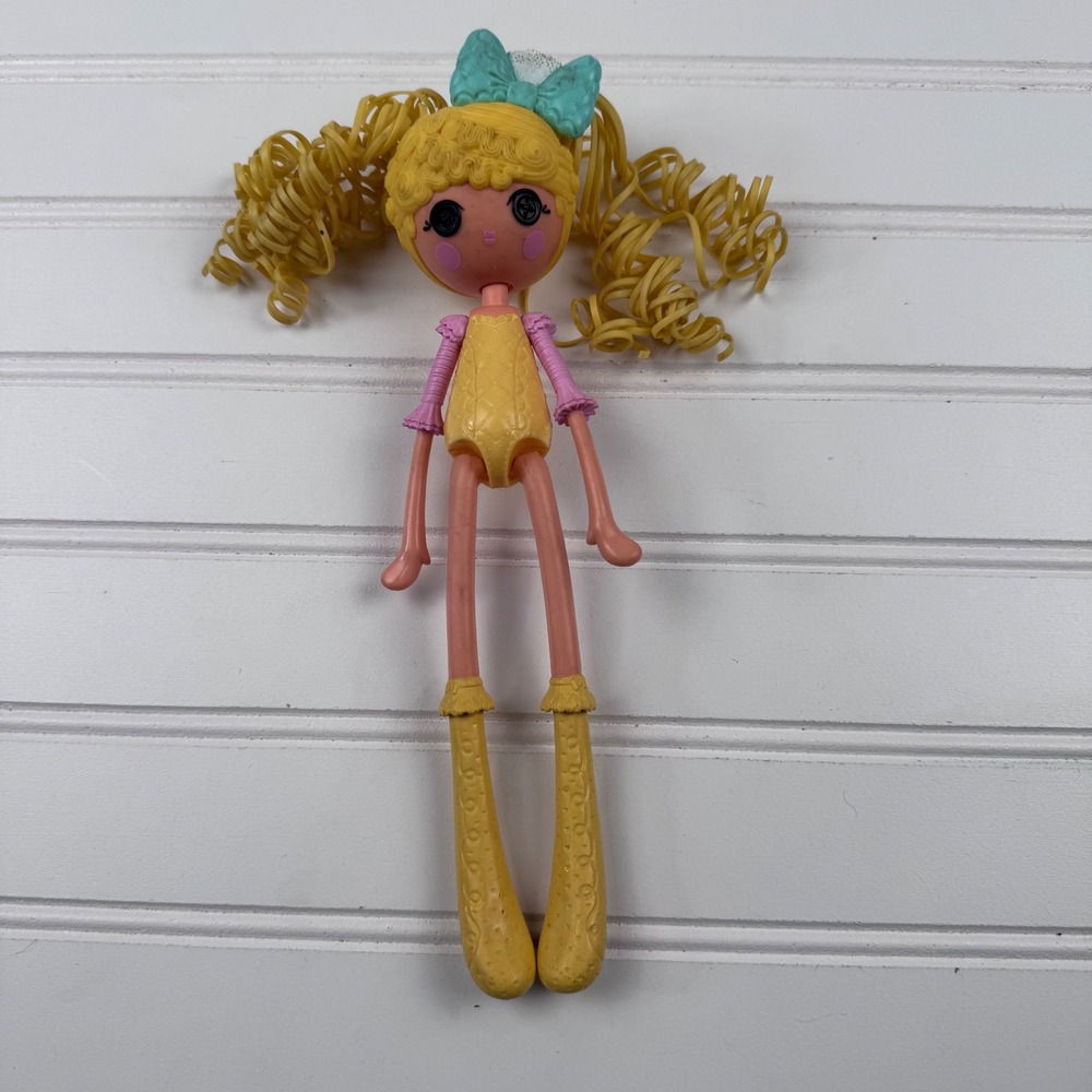 Lalaloopsy Girls 10" Candle Slice o' Cake Fashion Doll String Hair Toy